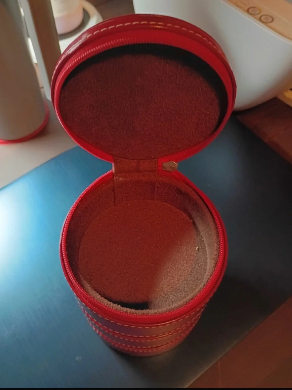 “Swing” Round Red Leather 3-Tier Swing Around Jewelry/Trinket Case (4” X 5”)